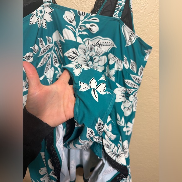 Torrid Swim Dress Womens 4X  Wireless Swim Dress one piece Floral teal - Picture 7 of 7